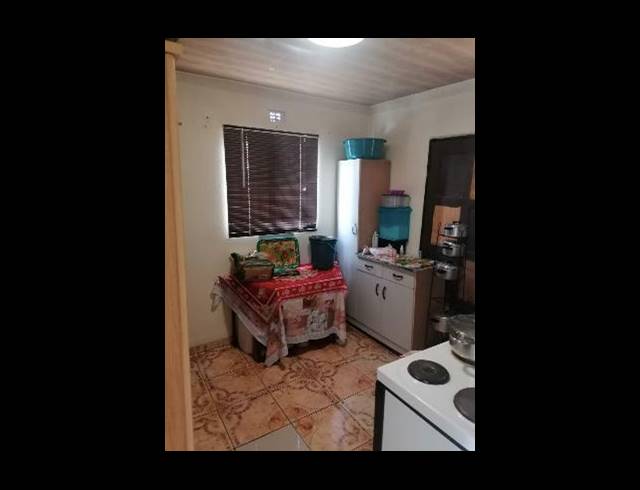 11 BEDROOM HOUSE FOR SALE IN ISIPHETWENI